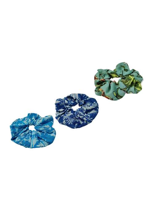 set of 3 printed scrunchies in sky blue, blue and green color - 17495787 - Very Small Image - 1