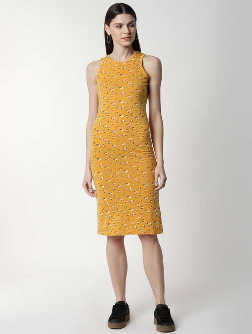 round neck floral bodycon dress - 17653553 - Very Small Image - 1