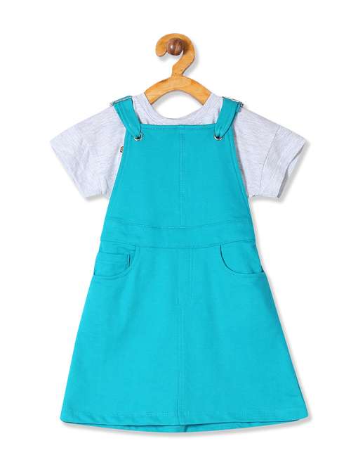 graphic t-shirt wit solid dungaree dress - 17845806 - Very Small Image - 1