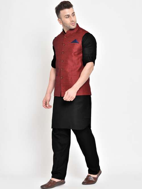 black solid kurta pyjama set with maroon nehru jacket - 17976738 - Very Small Image - 1