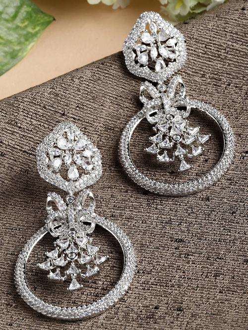 silver metal earring - 18633446 - Very Small Image - 1