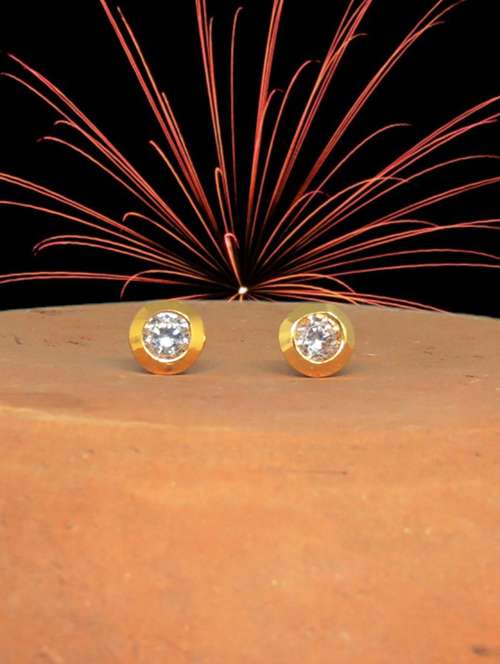 white brass studs earring - 19667199 - Very Small Image - 1