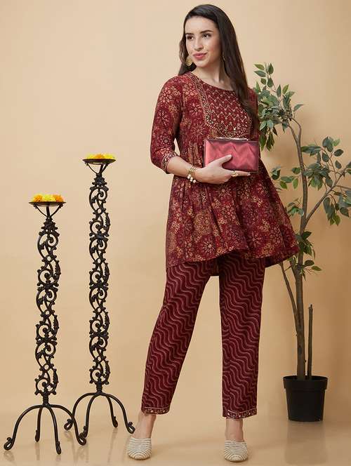 women maroon three quarter sleeve ethnic co ord set - 20343209 - Very Small Image - 1