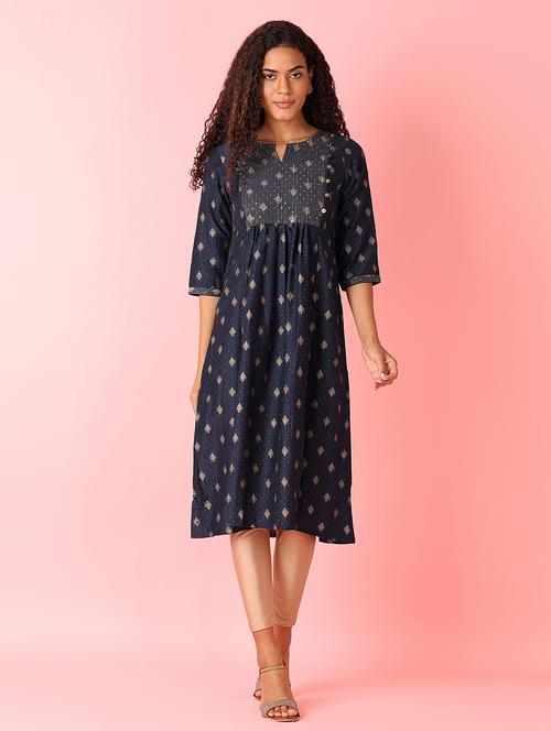 women three quarter sleeve straight kurta - 21489831 - Very Small Image - 1