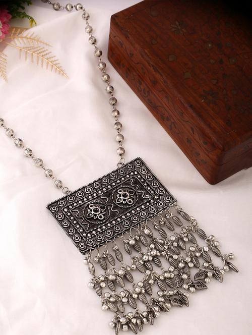 women oxidised elegant silver necklace - 21635047 - Very Small Image - 1