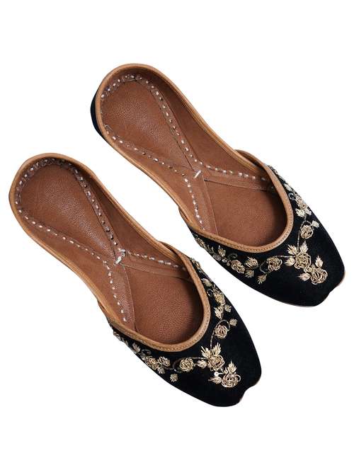 women handmade embroidered punjabi jutti - 21904327 - Very Small Image - 1