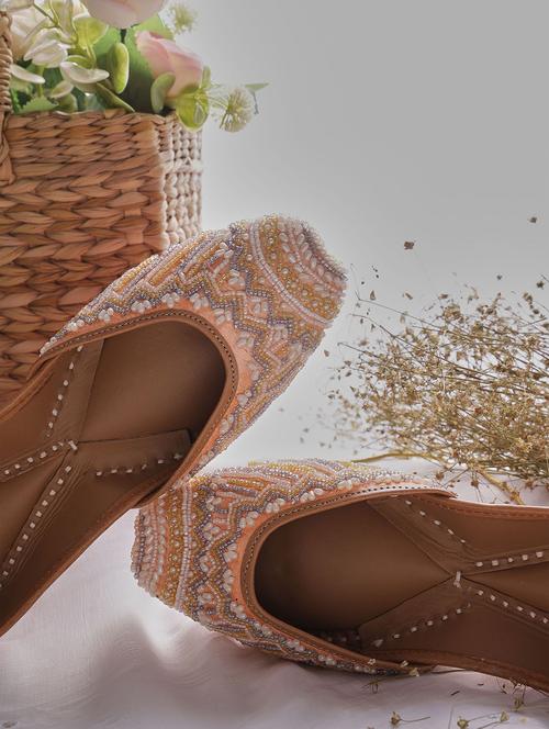 women embroidered slip on juttis - 21943244 - Very Small Image - 1