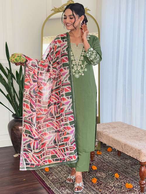 women three quarter sleeve kurta pant with dupatta set - 21972549 - Very Small Image - 1