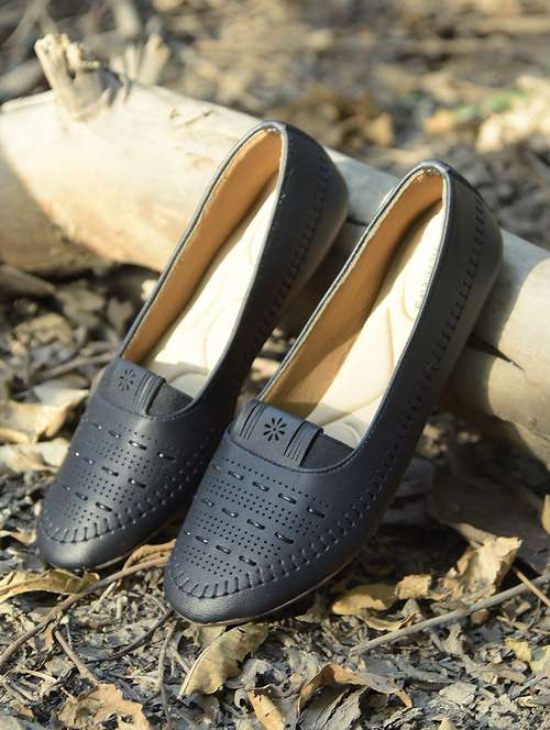women solid slip on ballerina - 22030140 - Very Small Image - 1