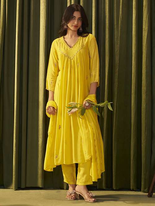 women three quarter sleeve kurta pant with dupatta set - 22052721 - Very Small Image - 1