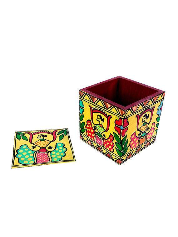 baby doll wooden box - 14181987 - Standard Image - 2