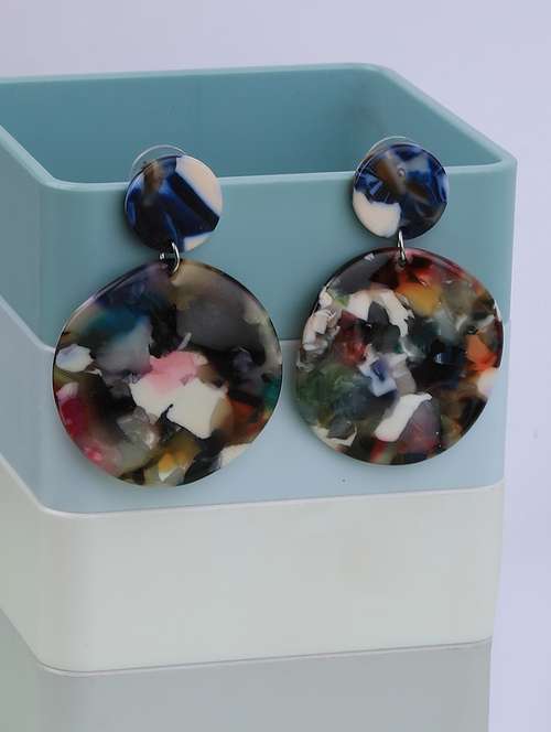 multi colored metal drop earring - 17563855 - Very Small Image - 1