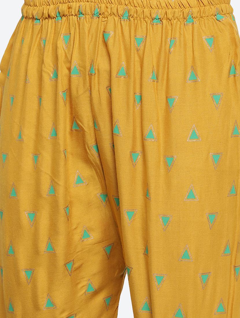 foil print kurta palazzo set - 17910948 - Zoom Image - 4