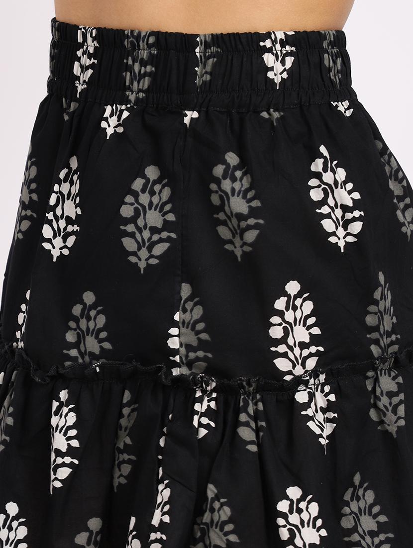 mid rise floral flared skirt - 18386225 - Standard Image - 4