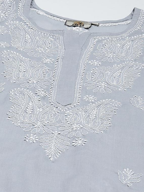 women's straight kurta - 18396903 - Zoom Image - 3