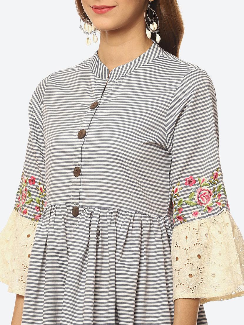 women's front slit kurta - 19169448 - Zoom Image - 4