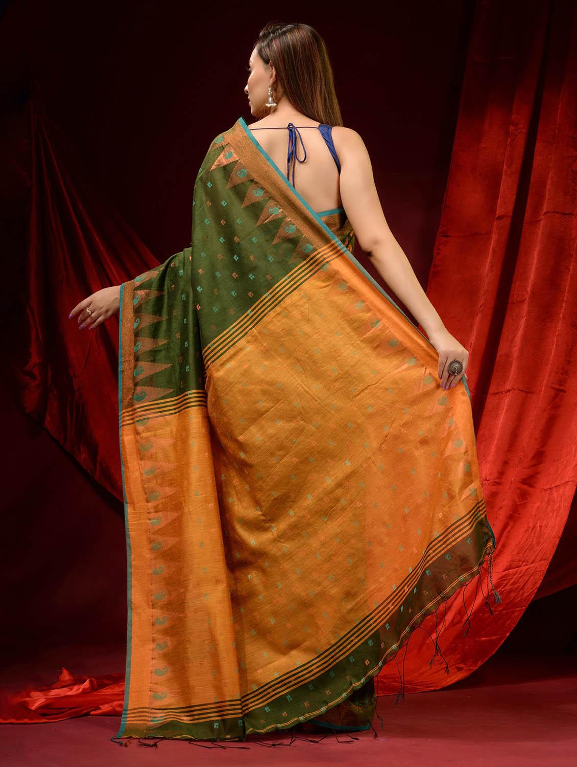 women's self design dark green colored saree with blouse - 19498151 - Zoom Image - 4