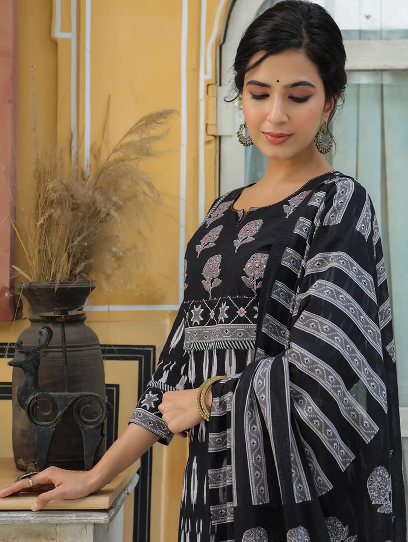 women printed suit set - 20136809 - Zoom Image - 4