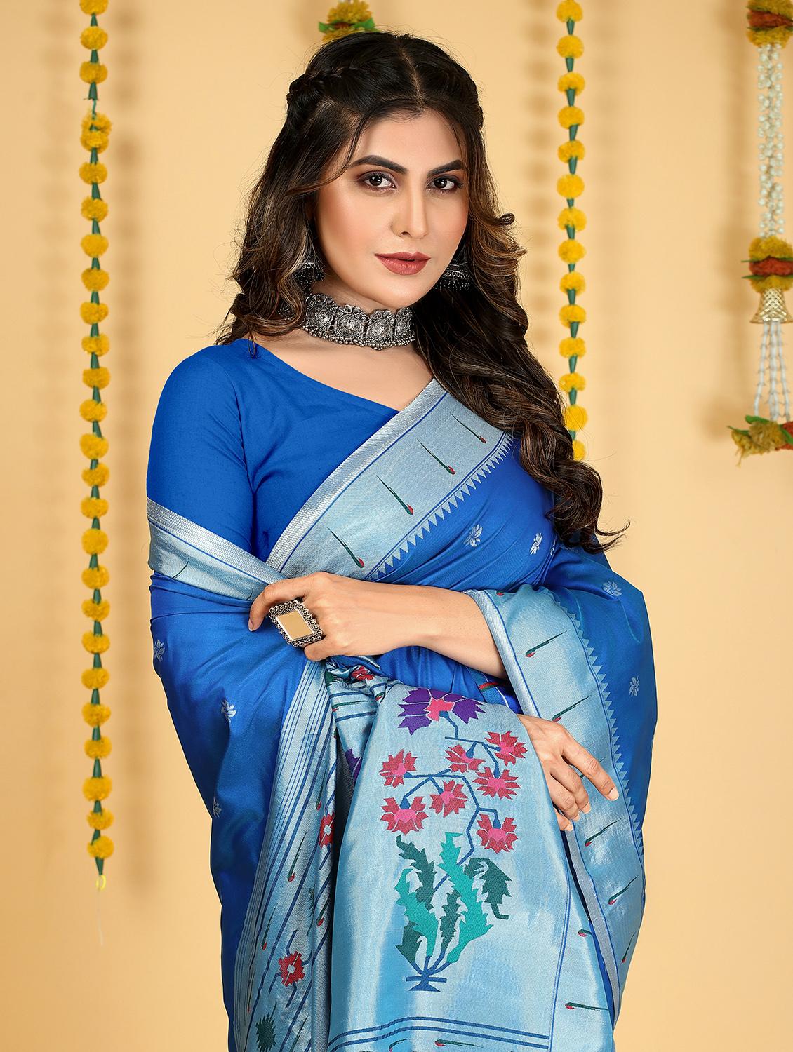 women's self design blue colored saree - 20290678 - Zoom Image - 2