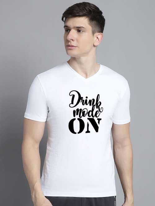 men v-neck graphic chest print t-shirt - 20312171 - Very Small Image - 1