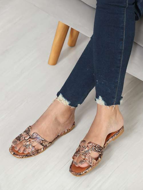 women printed multi colored slip on flat sandal - 20467533 - Very Small Image - 1