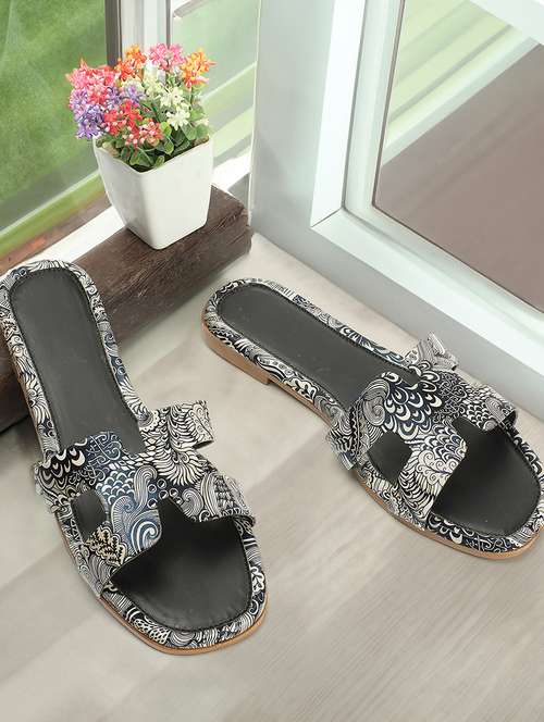 women printed multi colored slip on flat sandal - 20467536 - Very Small Image - 1