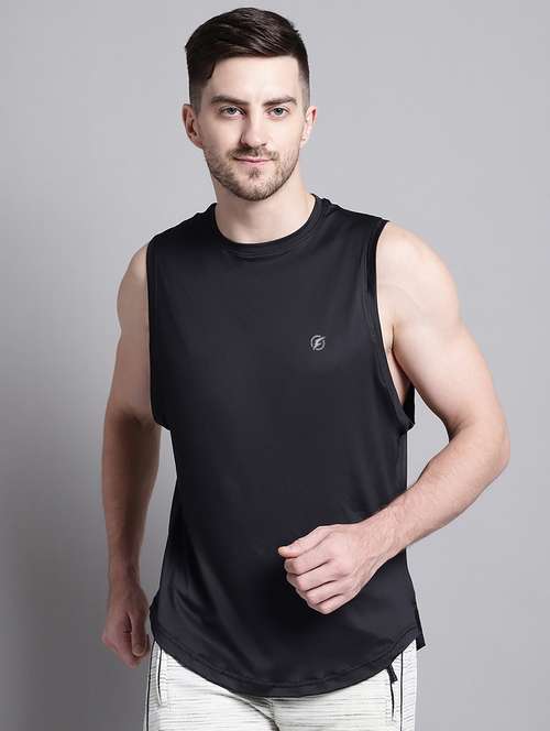 men black round neck t-shirt - 20757333 - Very Small Image - 1