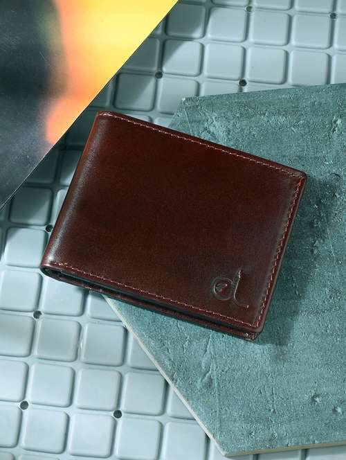 brown leather wallet - 20980365 - Very Small Image - 1