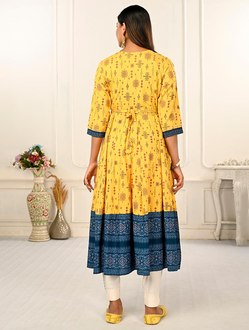 women three quarter sleeve flared kurta - 21034089 - Zoom Image - 2