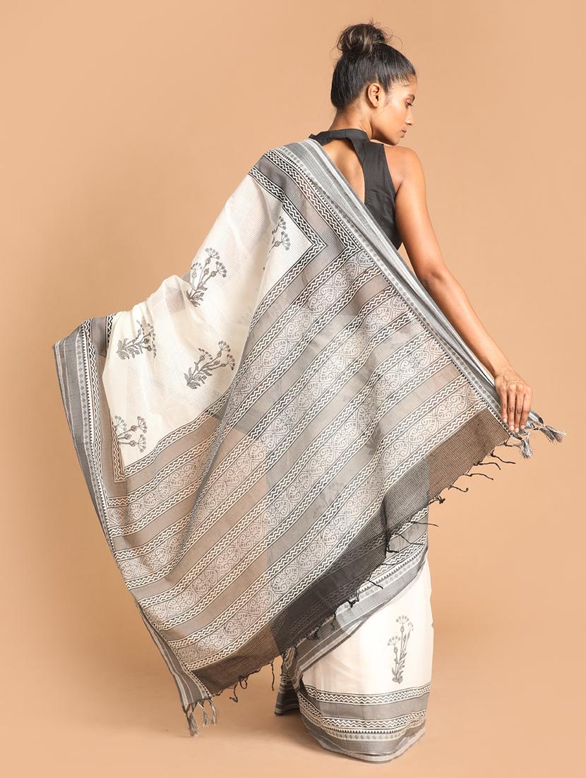 white handloom saree with blouse - 21272524 - Zoom Image - 2