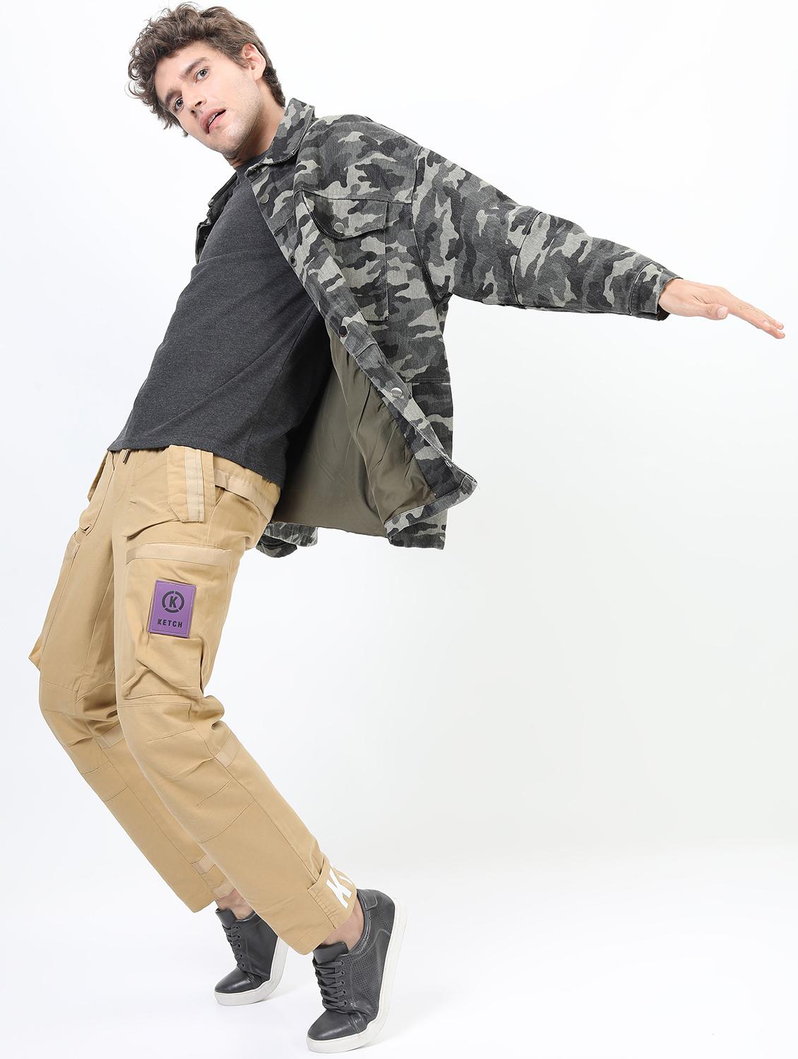 men mid rise solid cargos - 21375685 - Zoom Image - 4