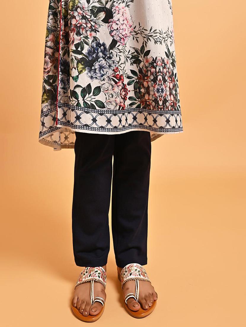 women floral printed a-line kurta - 21451580 - Zoom Image - 3