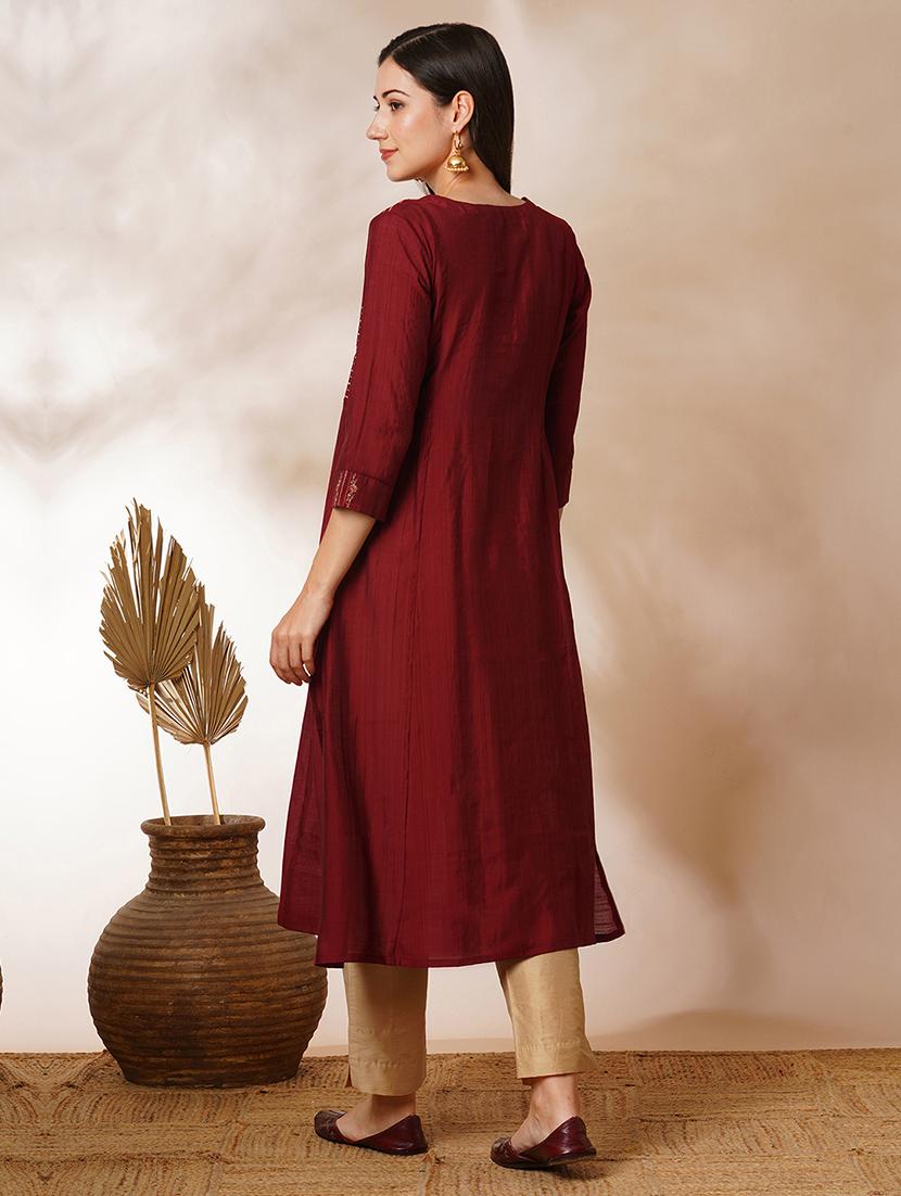 women maroon notch neck a-line kurta - 21521909 - Zoom Image - 3