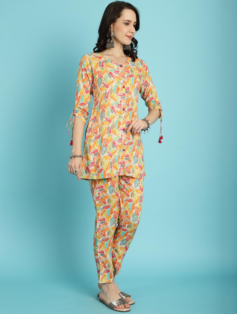 women printed v neck co-ord sets - 21557485 - Zoom Image - 3