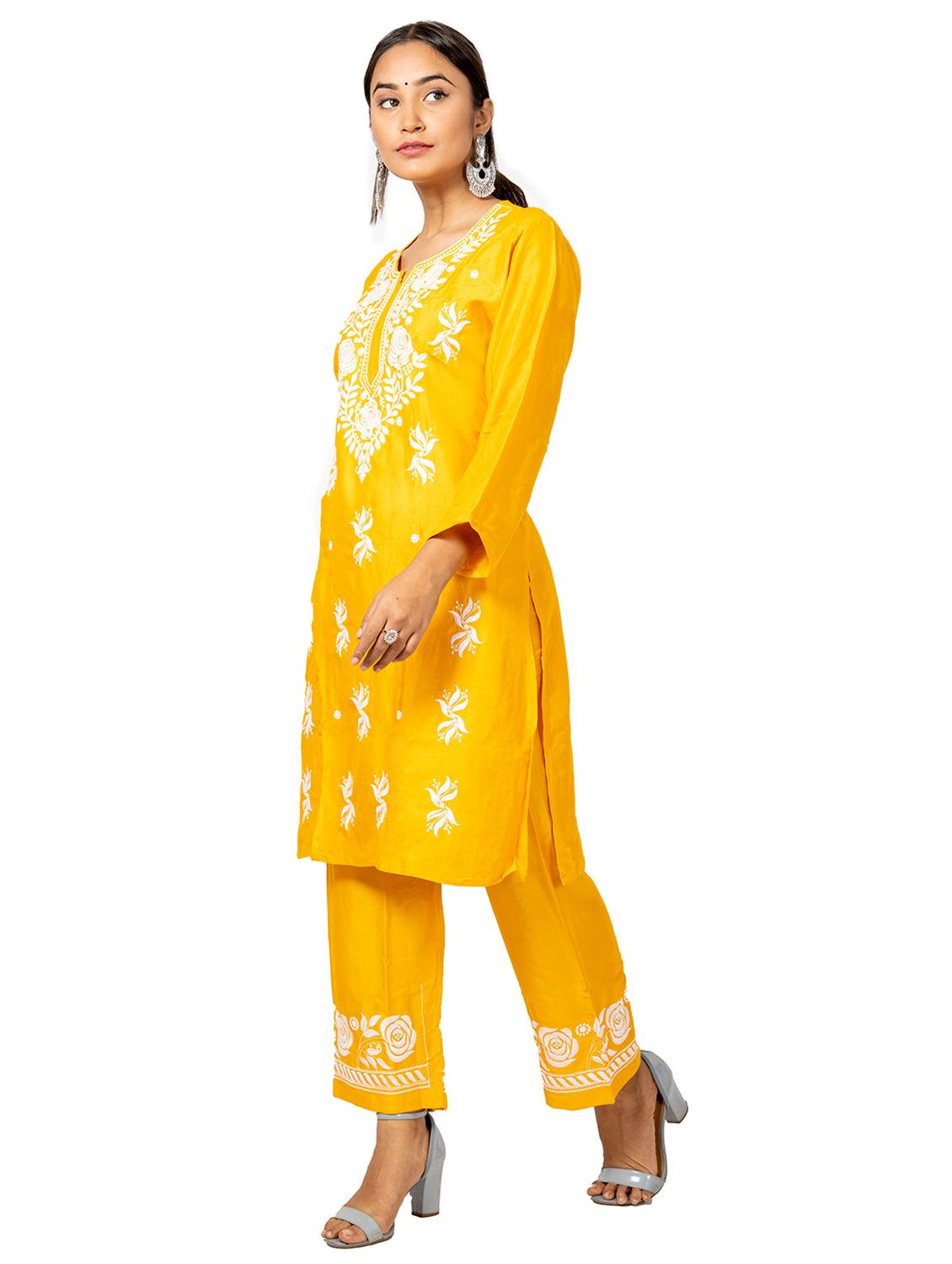 women chikankari work kurta pant set - 21561964 - Zoom Image - 2