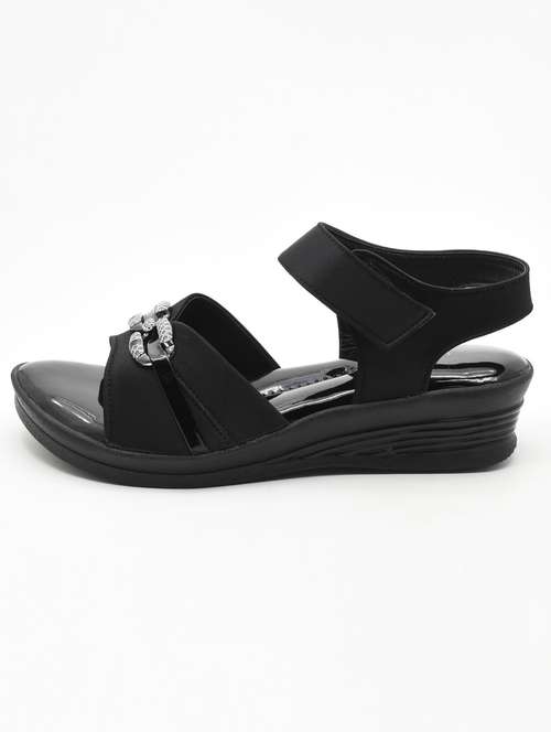 women solid back strap sandals - 21718214 - Very Small Image - 1