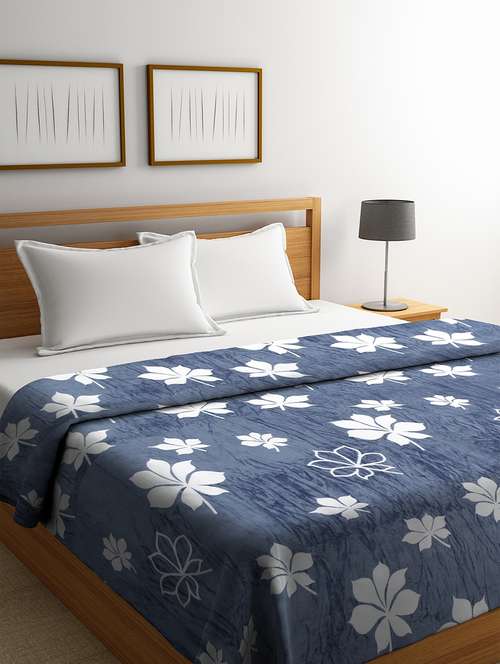  printed microfibre light weight blanket - 21733749 - Very Small Image - 1