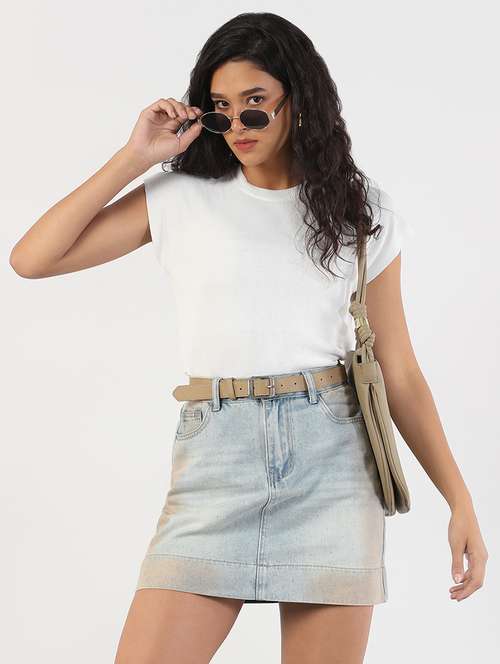 women solid round neck regular top - 21843044 - Very Small Image - 1