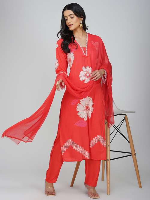 women three quarter sleeve kurta pant with dupatta set - 21901370 - Very Small Image - 1