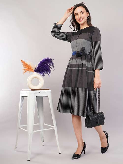 women color blocked round neck a-line dress - 21905219 - Very Small Image - 1