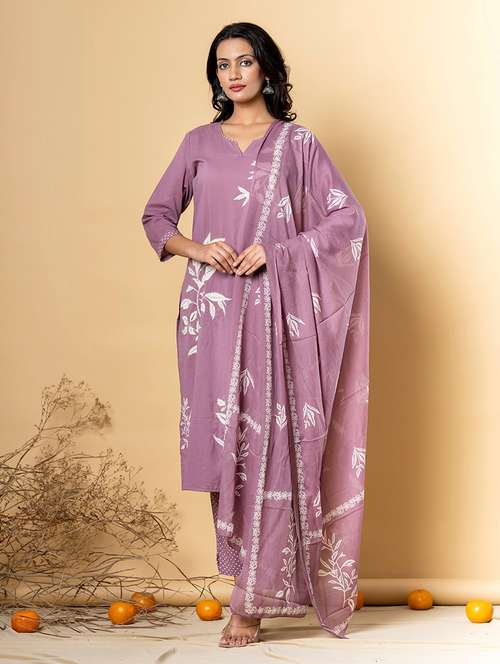 women three quarter sleeve kurta and pant with dupatta  - 22058254 - Very Small Image - 1