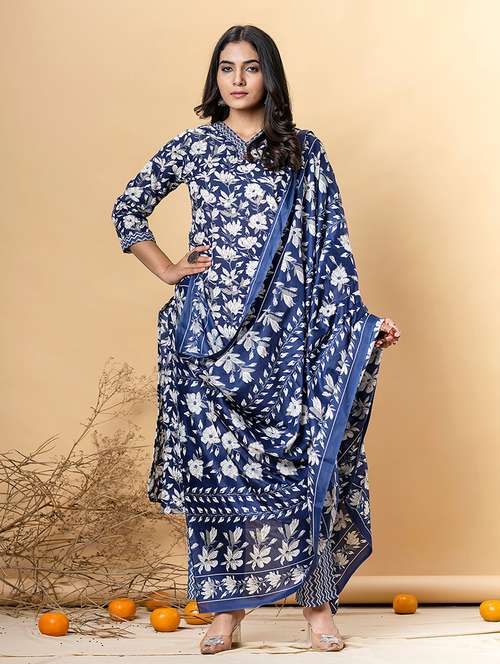 women three quarter sleeve kurta and pant with dupatta  - 22058272 - Very Small Image - 1