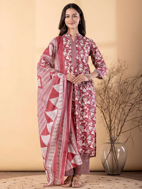 women printed three quarter sleeve kurta pant with dupatta set - 22187473 - Very Small Image - 1